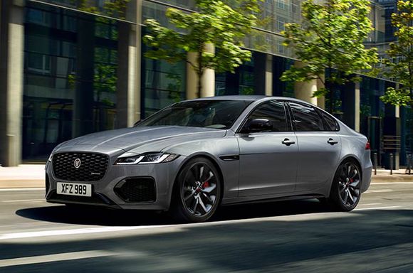XF R‑DYNAMIC BLACK